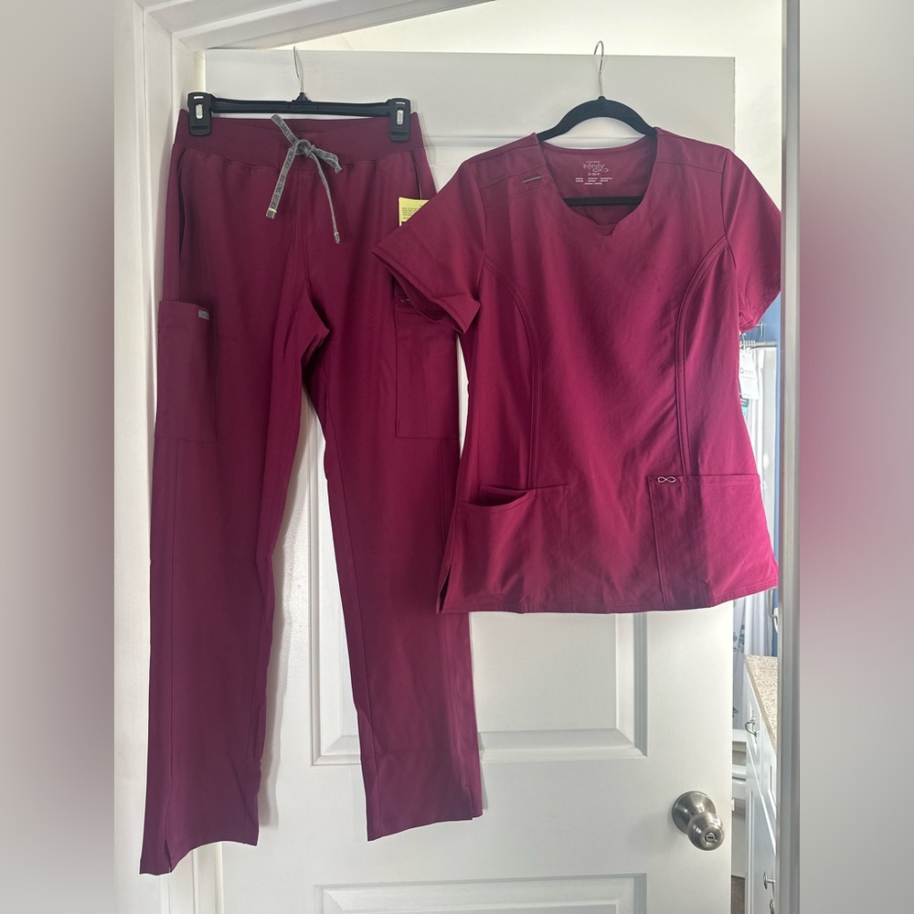 Cherokee Infinity scrub set -wine xs bottom s top